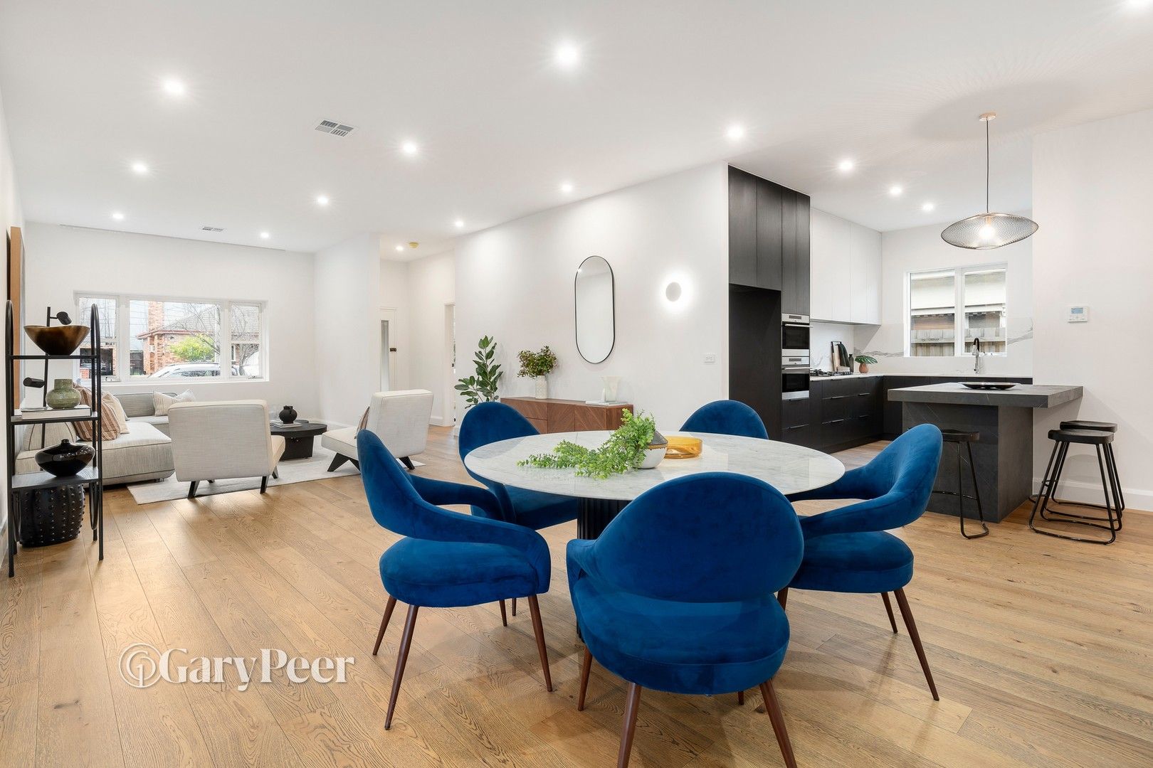 4 bedrooms House in 8 Brooklyn Avenue CAULFIELD SOUTH VIC, 3162