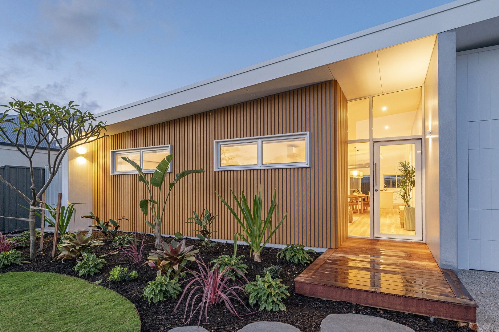 4 bedrooms House in 4 Clamp Circuit DUNSBOROUGH WA, 6281