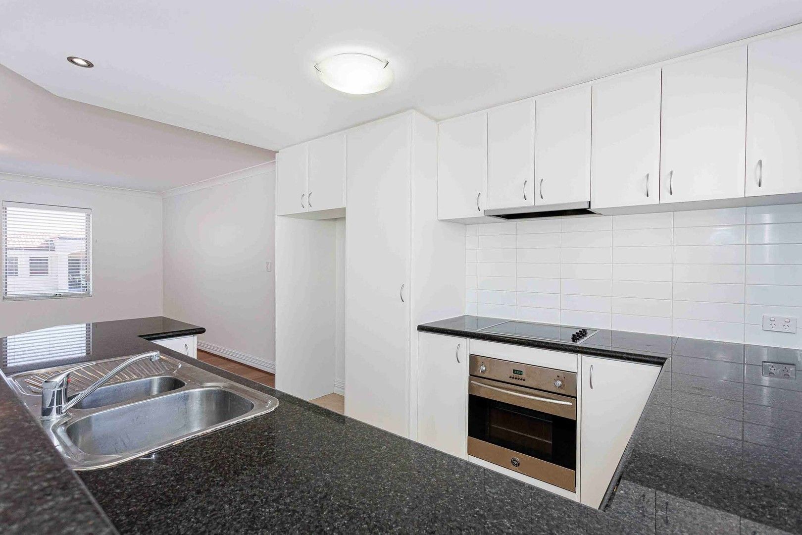 3 bedrooms Apartment / Unit / Flat in 6/42 Grand Boulevard JOONDALUP WA, 6027