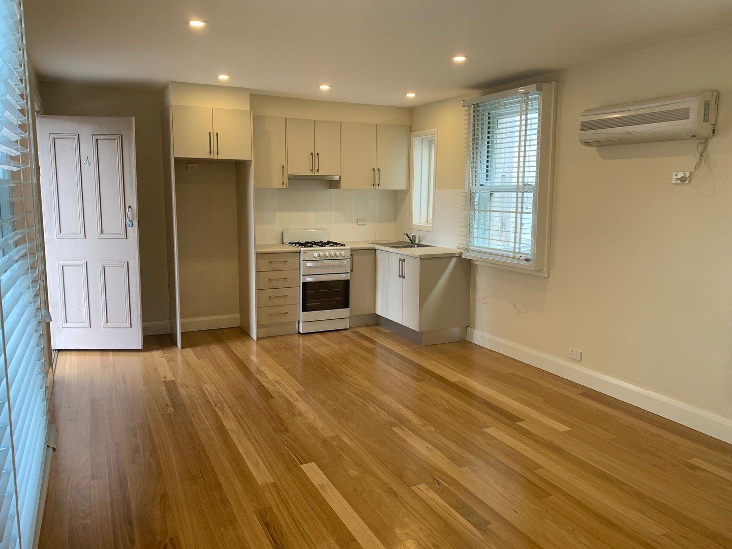 1 bedrooms Apartment / Unit / Flat in 4/113 Addison Road MARRICKVILLE NSW, 2204