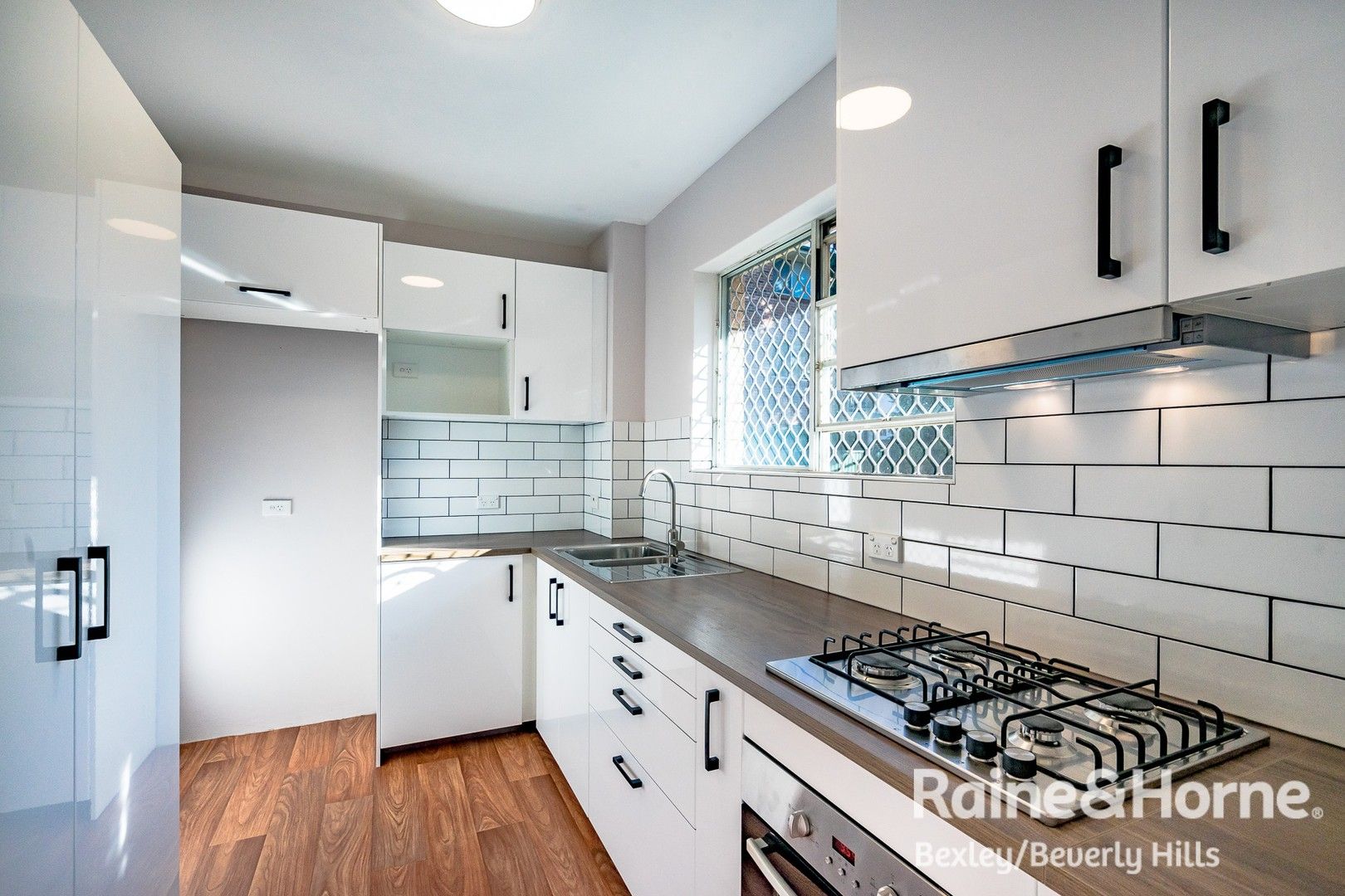 2 bedrooms Apartment / Unit / Flat in 2/11-15 Kiora Road MIRANDA NSW, 2228