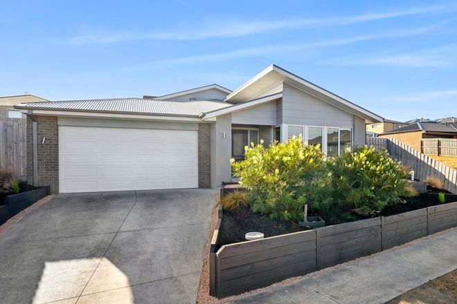 Picture of 15 Narrawong Avenue, HIGHTON VIC 3216