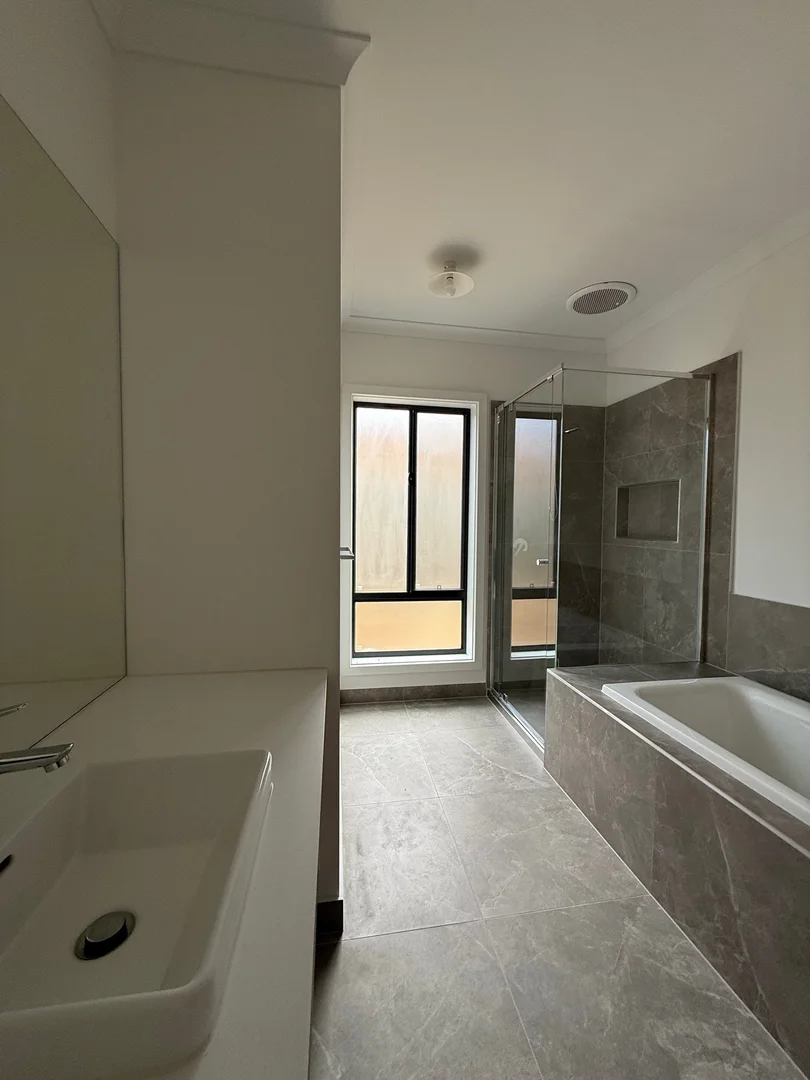 Additional image 16 of 5 Hart Crescent, Brookfield VIC 3338