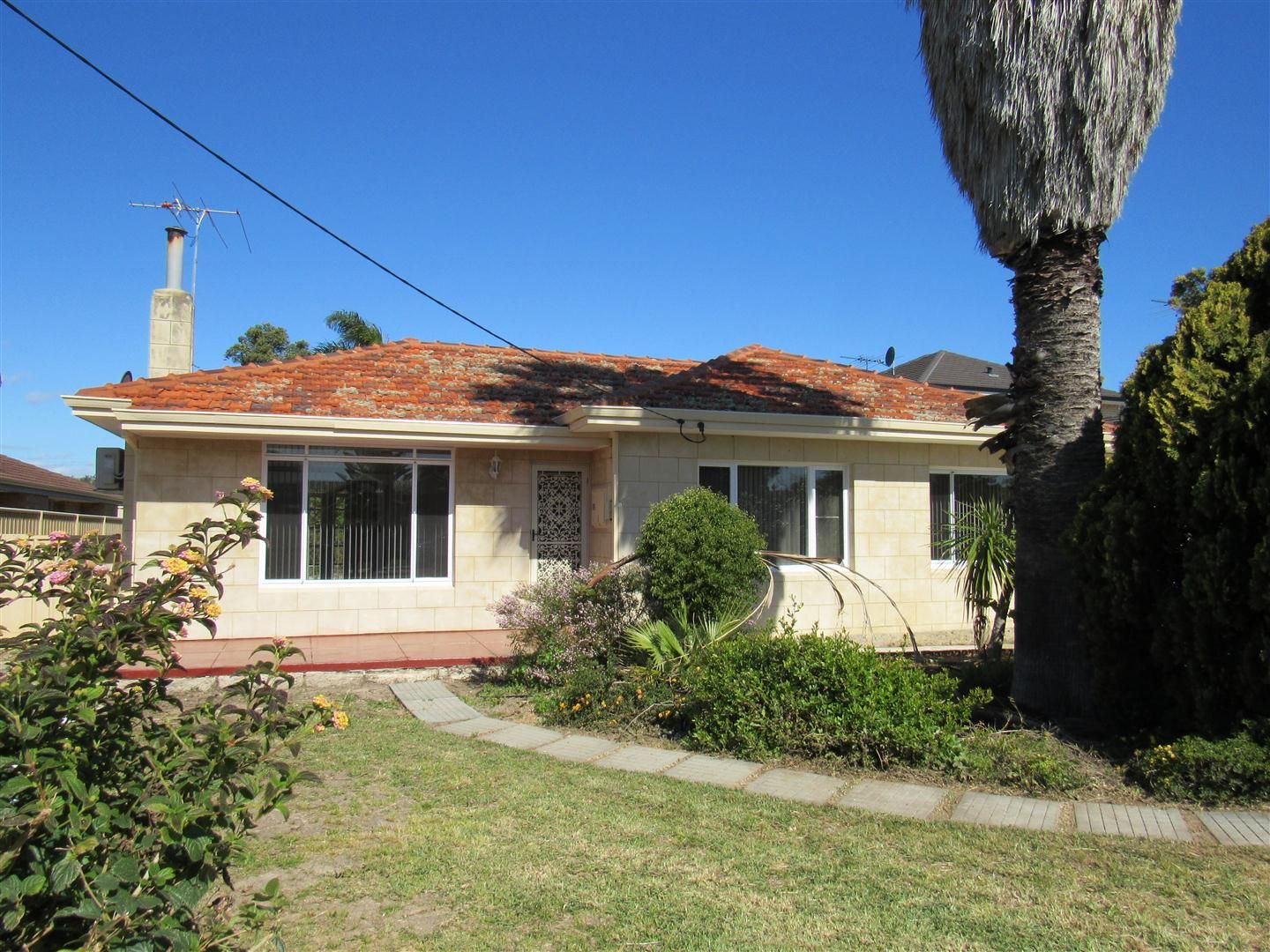 3 bedrooms House in 47 Smythe Street ROCKINGHAM WA, 6168