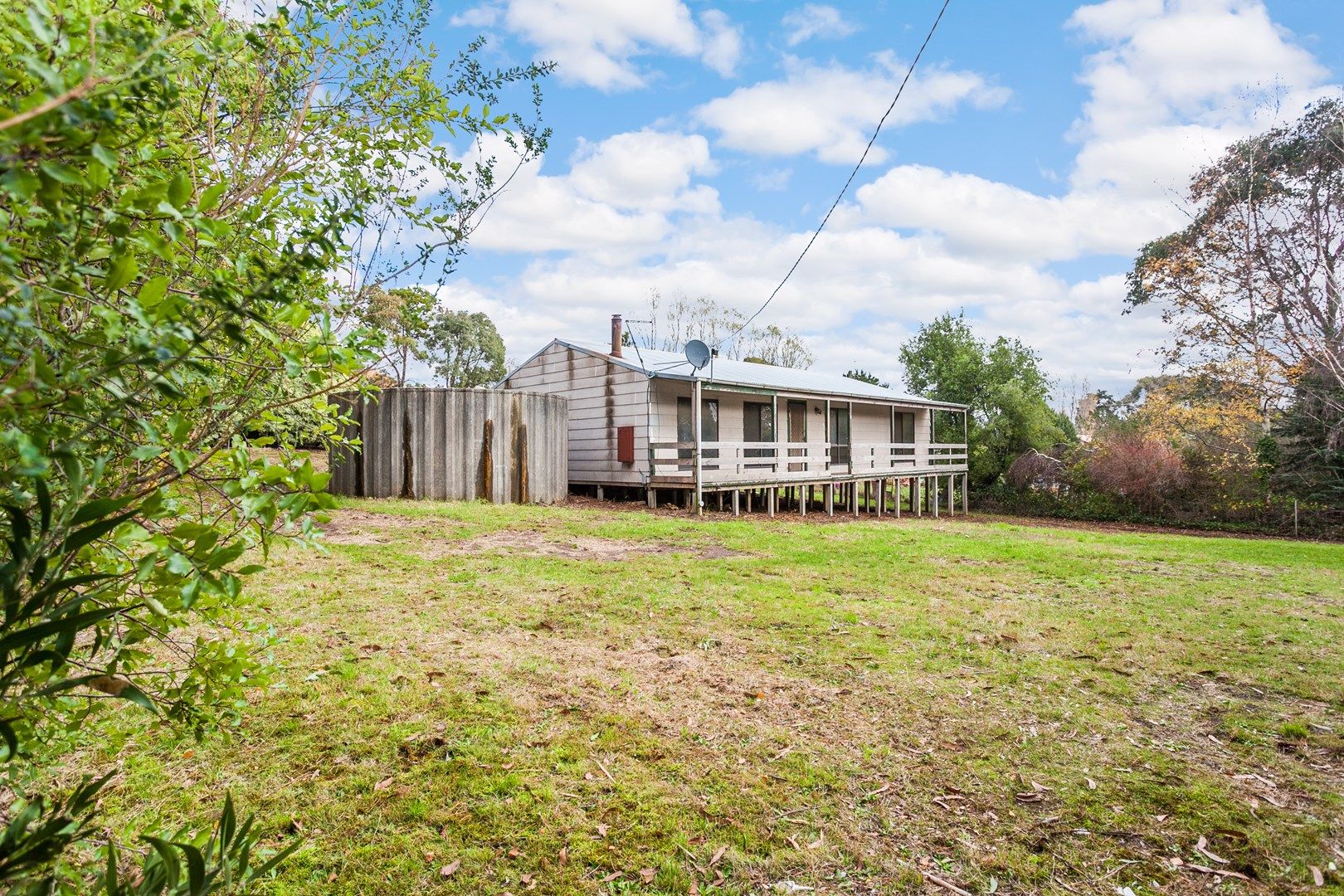 8 Railway Avenue, Lyonville VIC 3461, Image 0