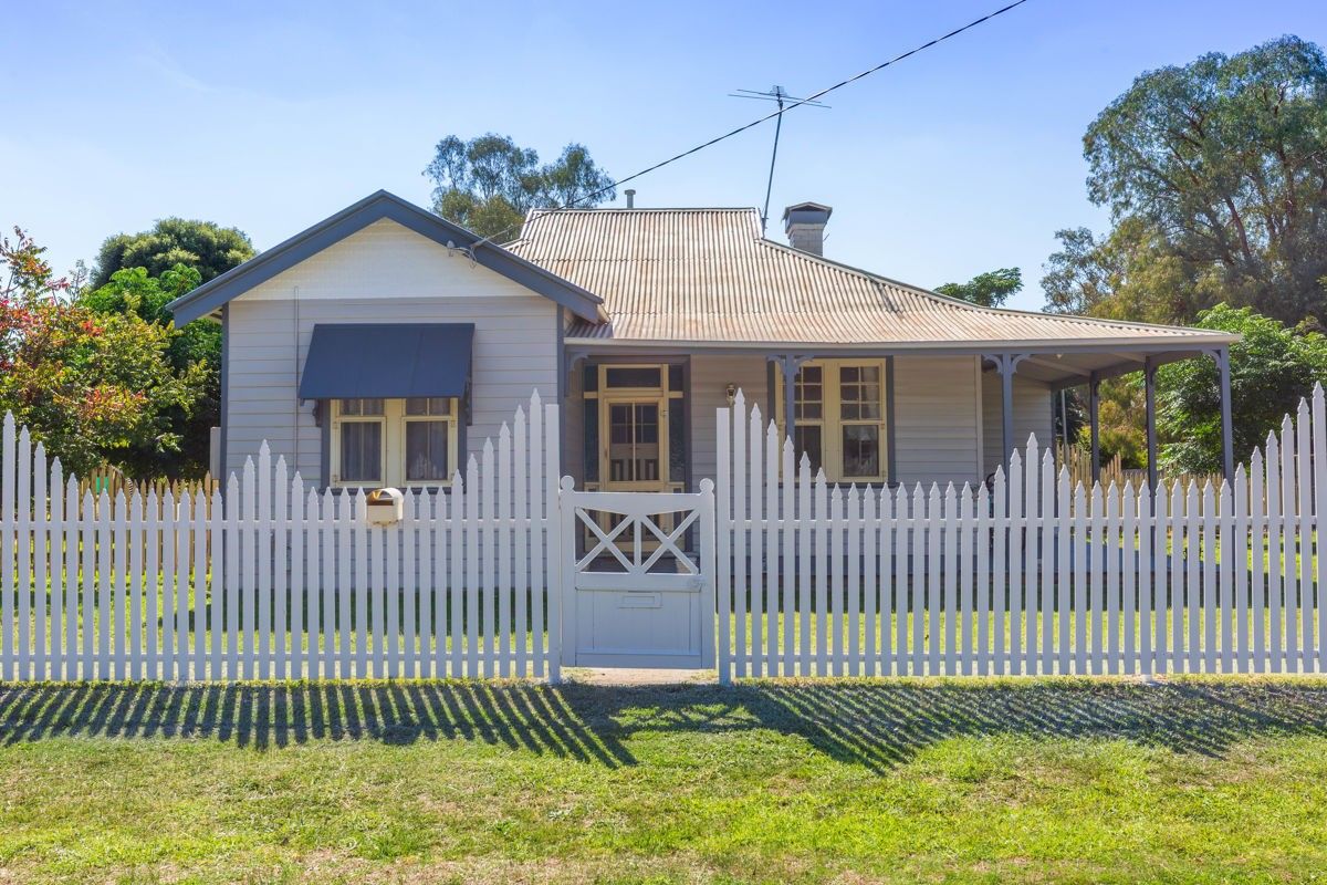 15 Sladen St, East, Henty NSW 2658, Image 0