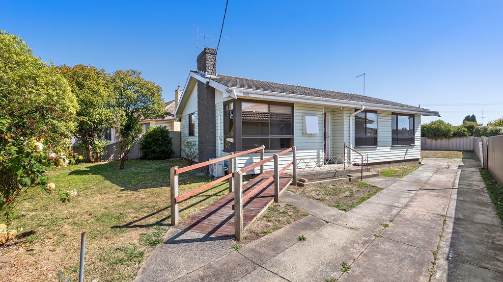 3 bedrooms House in 1110 Norman Street WENDOUREE VIC, 3355