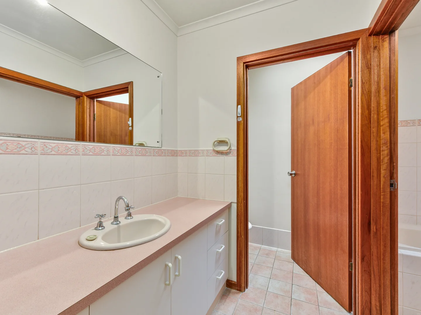 Additional image 14 of 2/11 Lord Syleham Street, Robe SA 5276