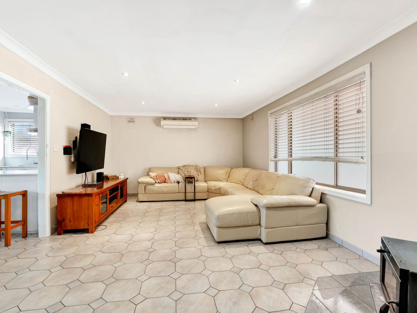 64 McKellar Boulevard, Blue Haven NSW 2262, Image 1