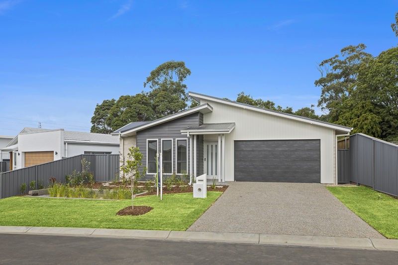 4 bedrooms House in 7 Balmoral St SAPPHIRE BEACH NSW, 2450