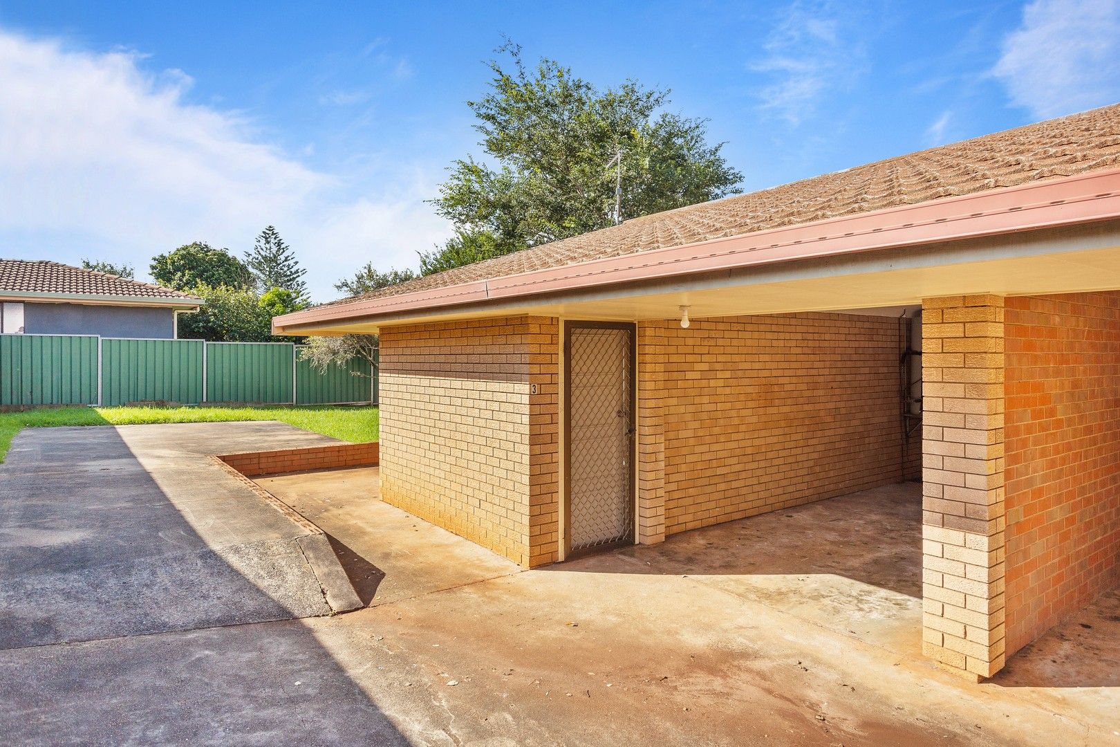 2 bedrooms Apartment / Unit / Flat in Unit 3/417 Stenner Street HARRISTOWN QLD, 4350