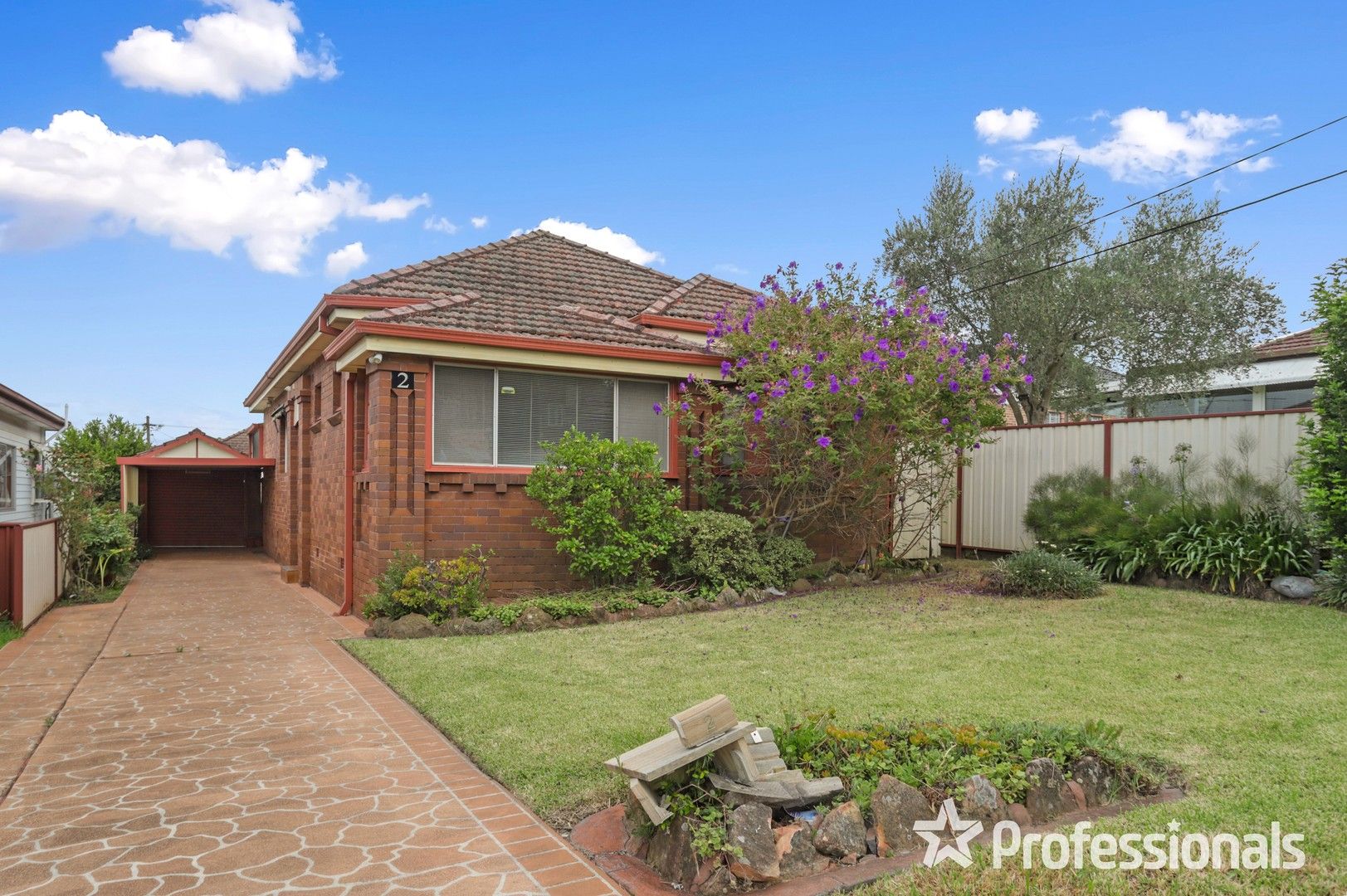 2 Simmons Road, Kingsgrove NSW 2208 Domain