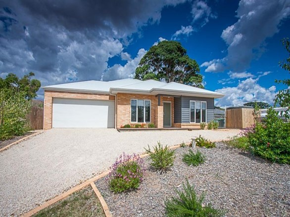 1 Mckernan Place, Gisborne VIC 3437