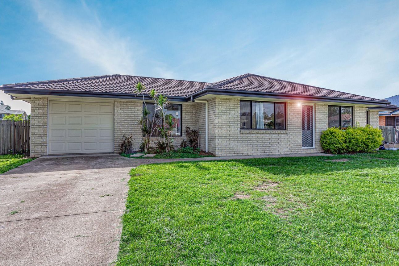 2 Inverary Court, Southside QLD 4570