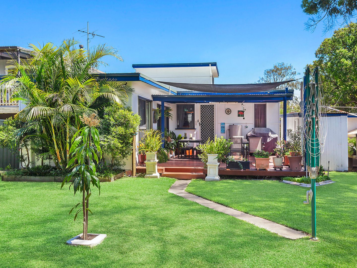 96 Kullaroo Road, Summerland Point Property History & Address