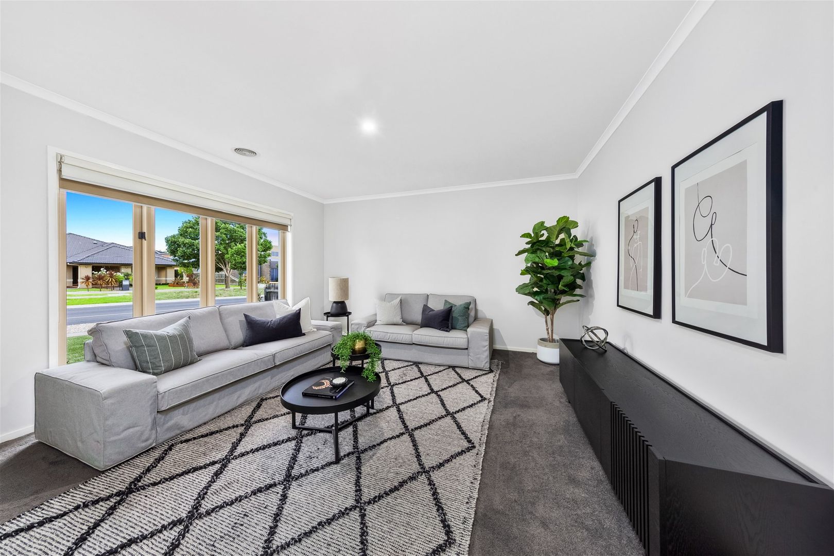 10 Vaucluse Blvd, Taylors Hill VIC 3037, Image 1