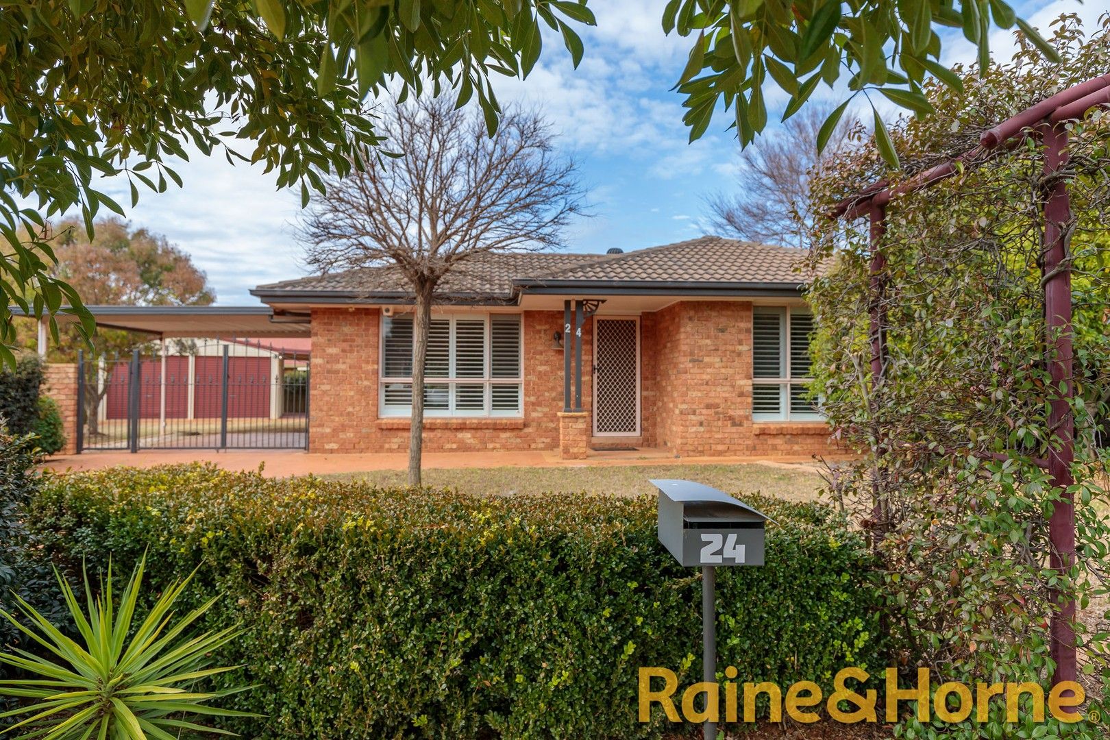 4 bedrooms House in 24 Websdale Drive DUBBO NSW, 2830