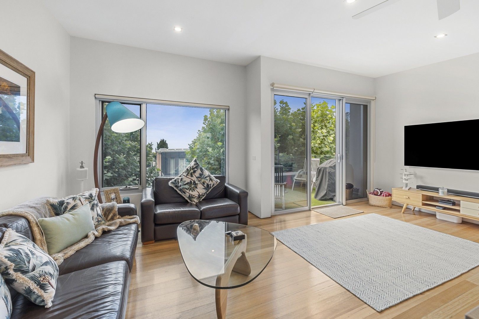 2 bedrooms Apartment / Unit / Flat in 4/21 Smith Street LORNE VIC, 3232