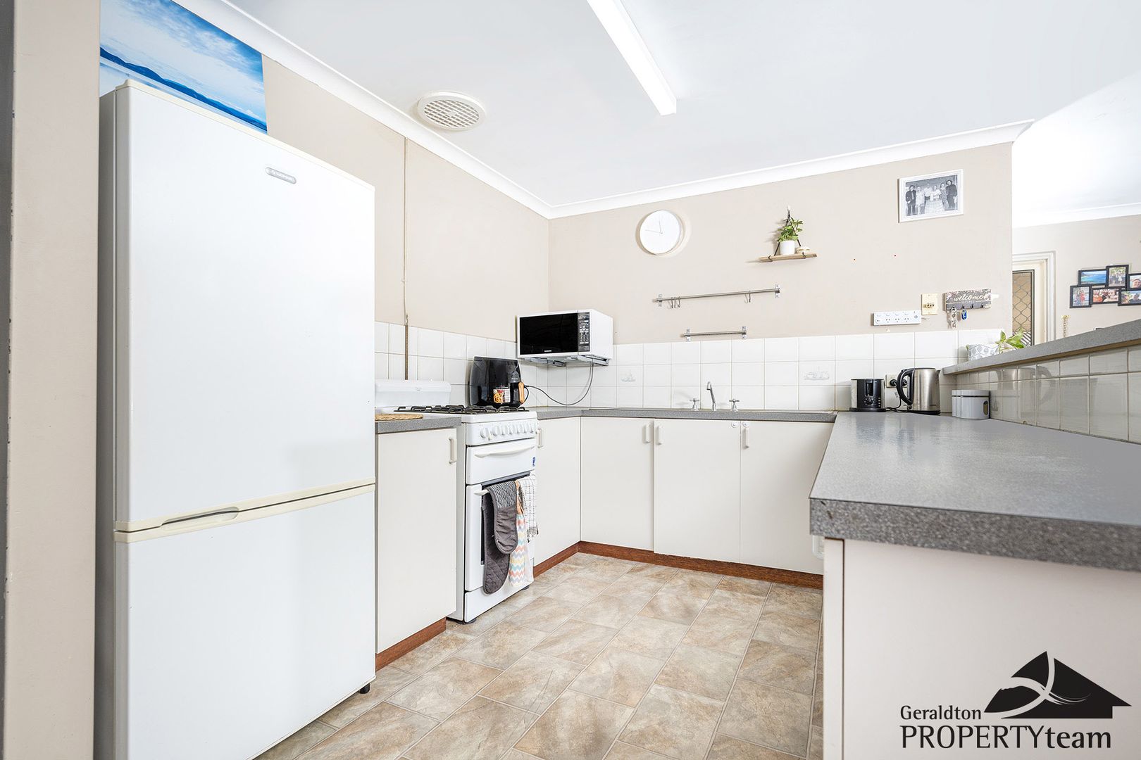 262B First Street, Wonthella WA 6530, Image 2