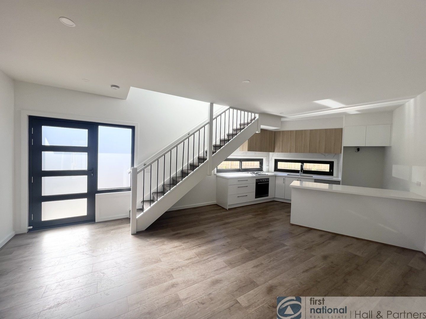 2 bedrooms Townhouse in 1/15 Channelle Close HAMPTON PARK VIC, 3976