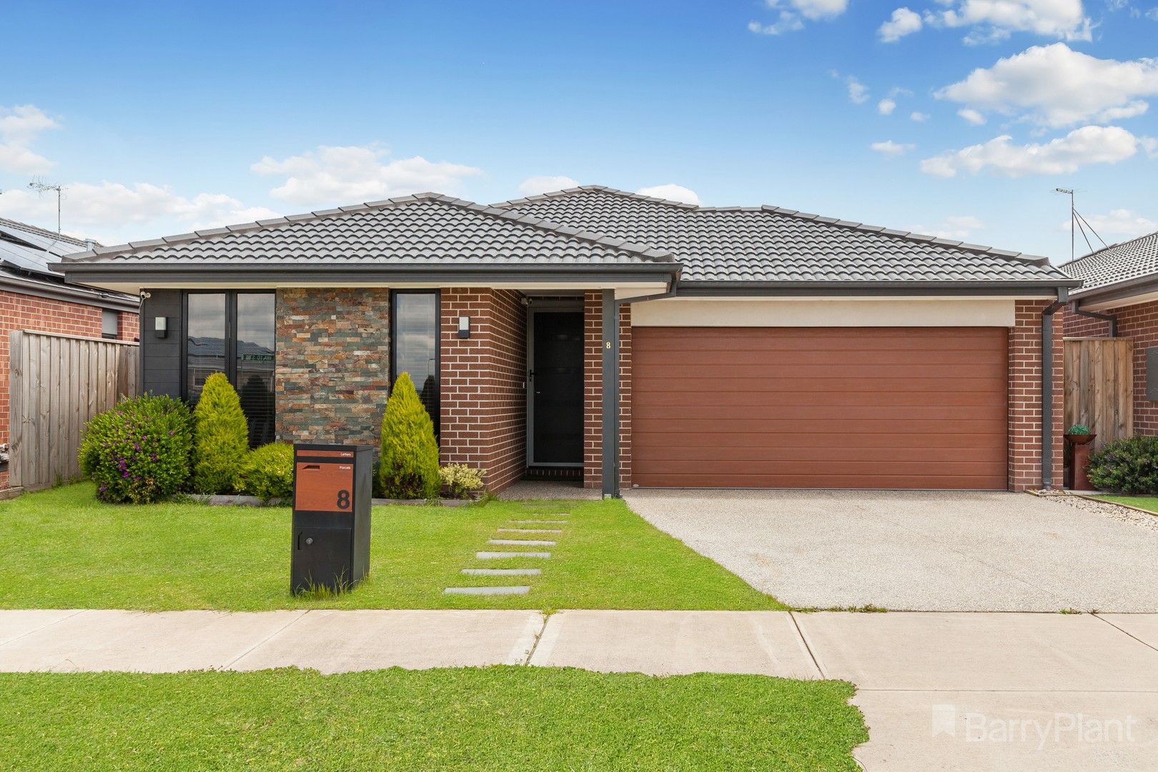 4 bedrooms House in 8 Milkmaid Street WALLAN VIC, 3756