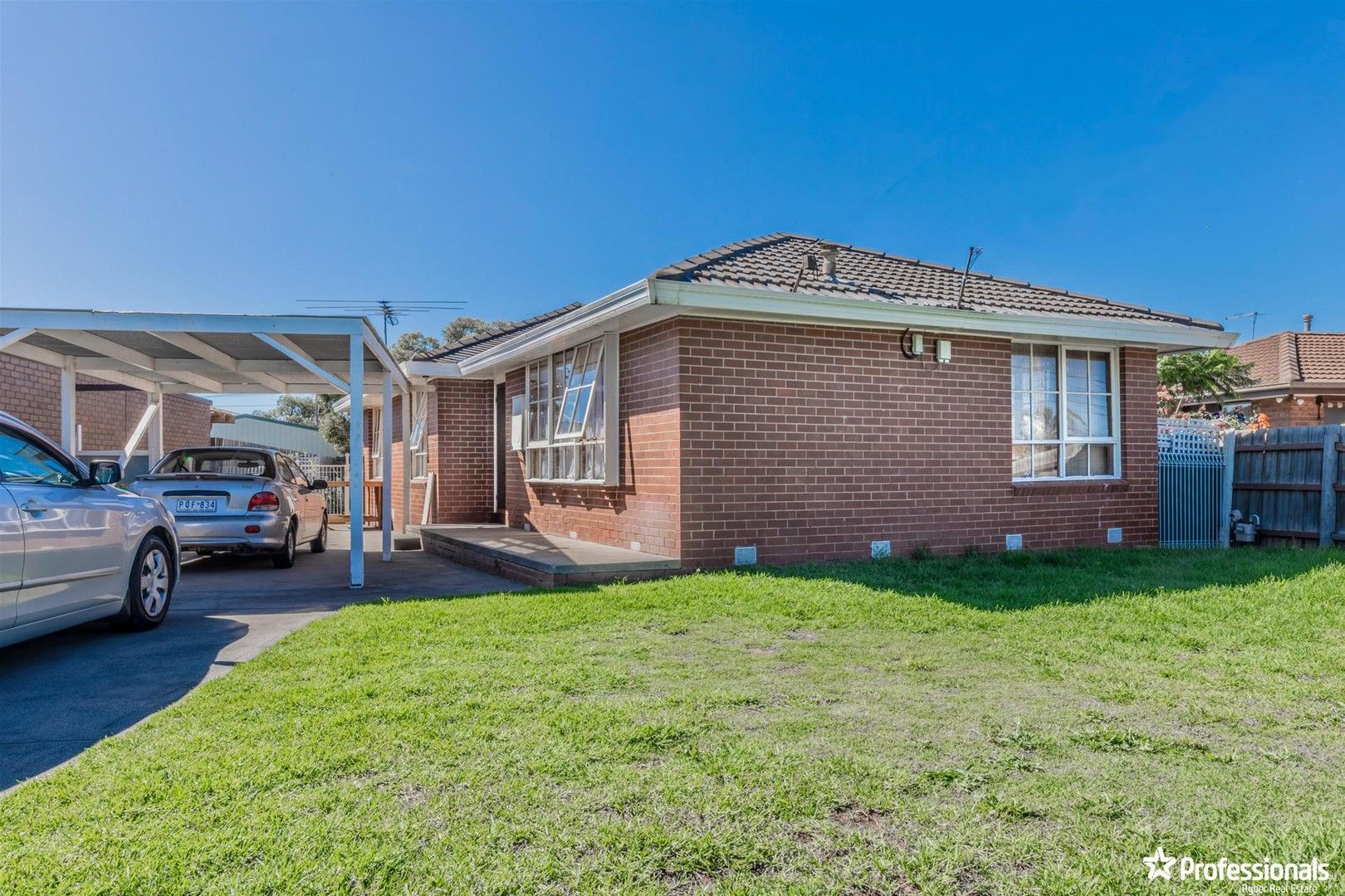 15 Eaton Street, Melton South VIC 3338