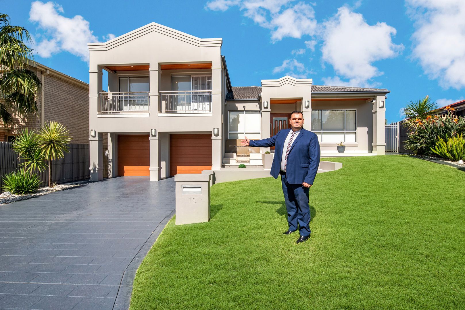 19 St Helens Close, West Hoxton NSW 2171