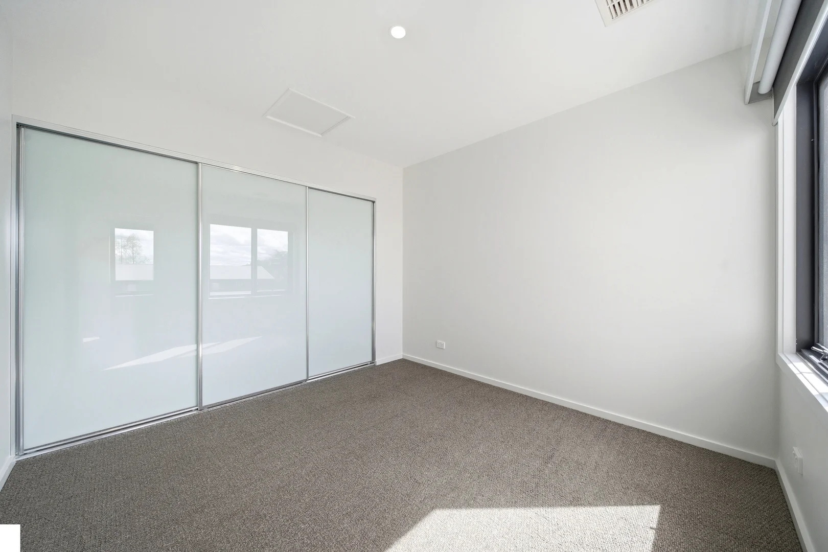 Additional image 6 of 4/12 Shumack Street, Weetangera ACT 2614
