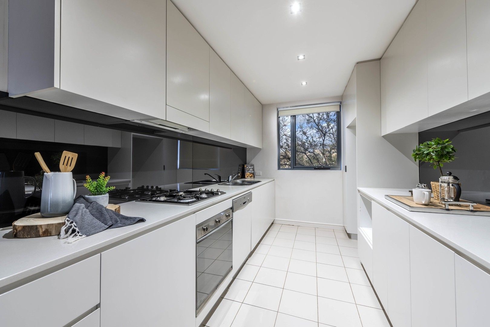 2 bedrooms Apartment / Unit / Flat in 84/33 Wentworth Avenue KINGSTON ACT, 2604