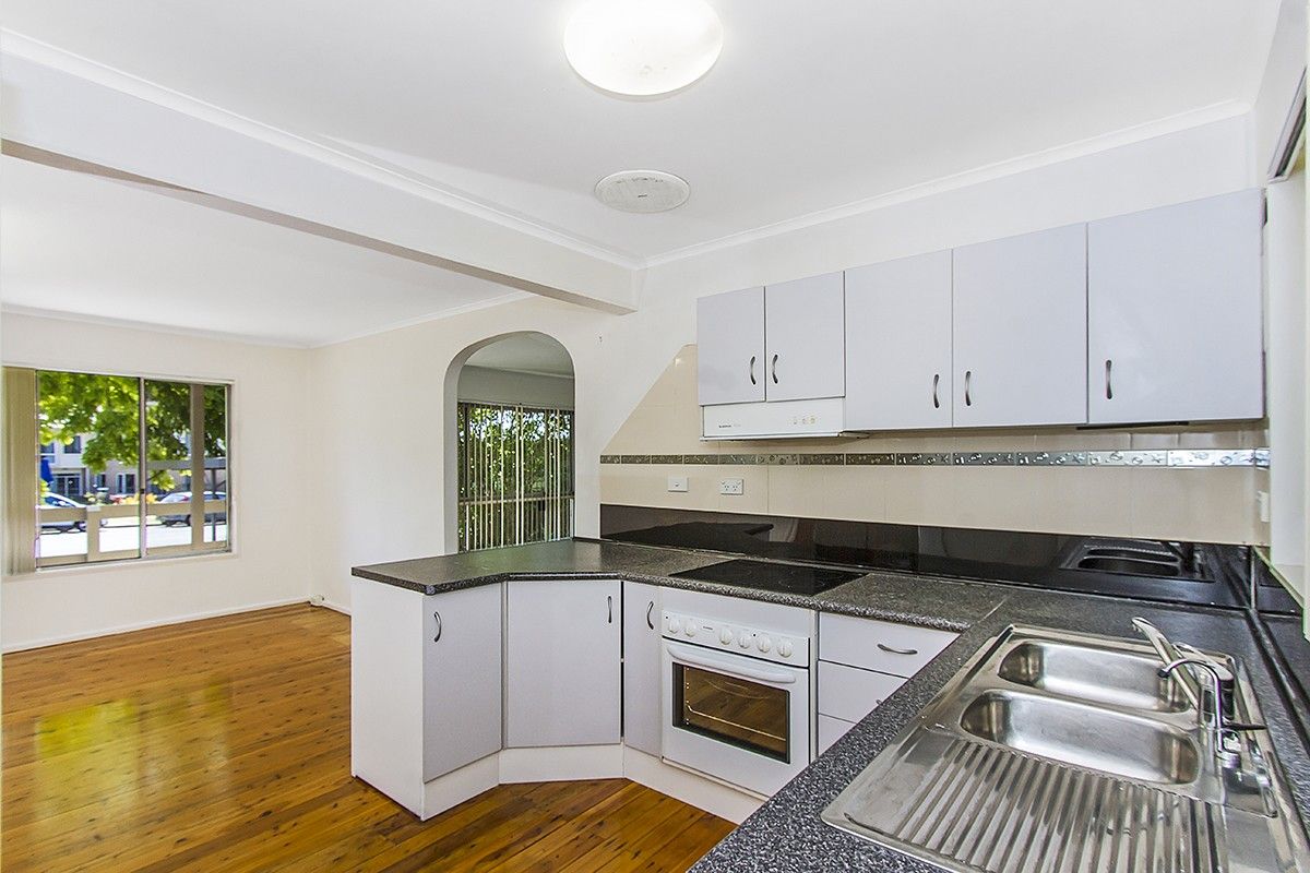 2 Koolinda Ave, Point Clare NSW 2250, Image 1