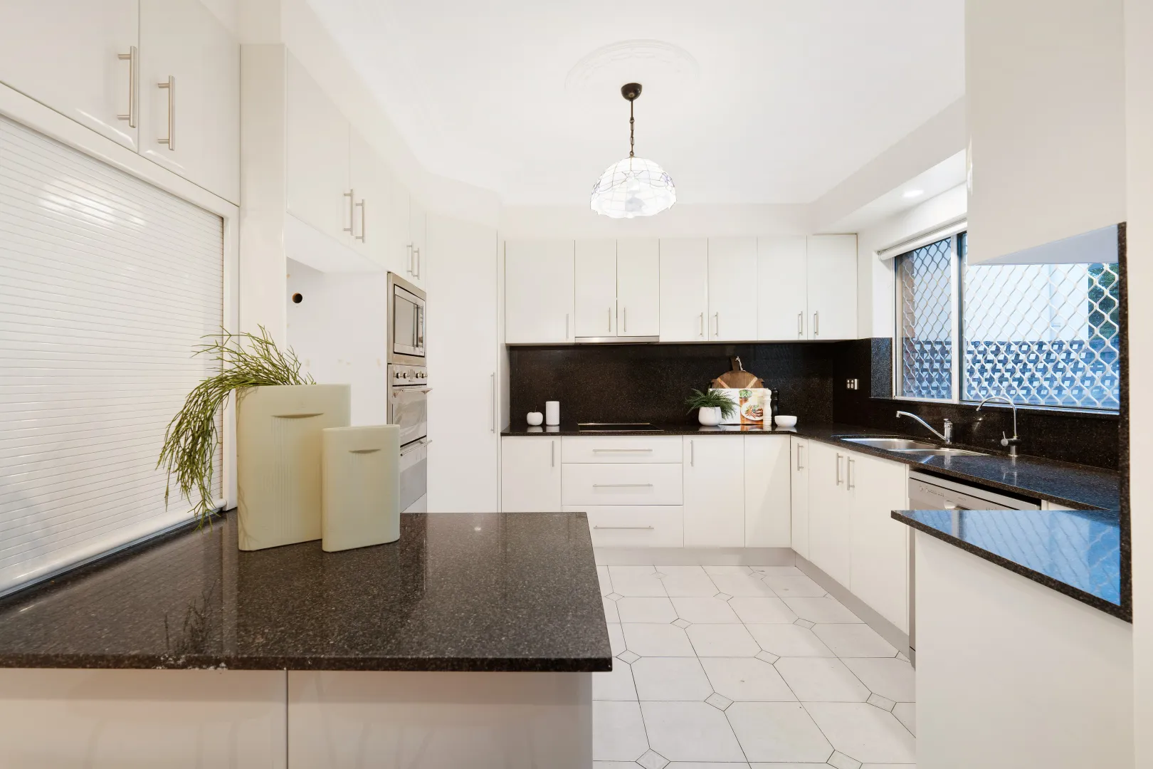 Expansive Double Brick Family Home with Space for Every Stage of Life – pohled 4