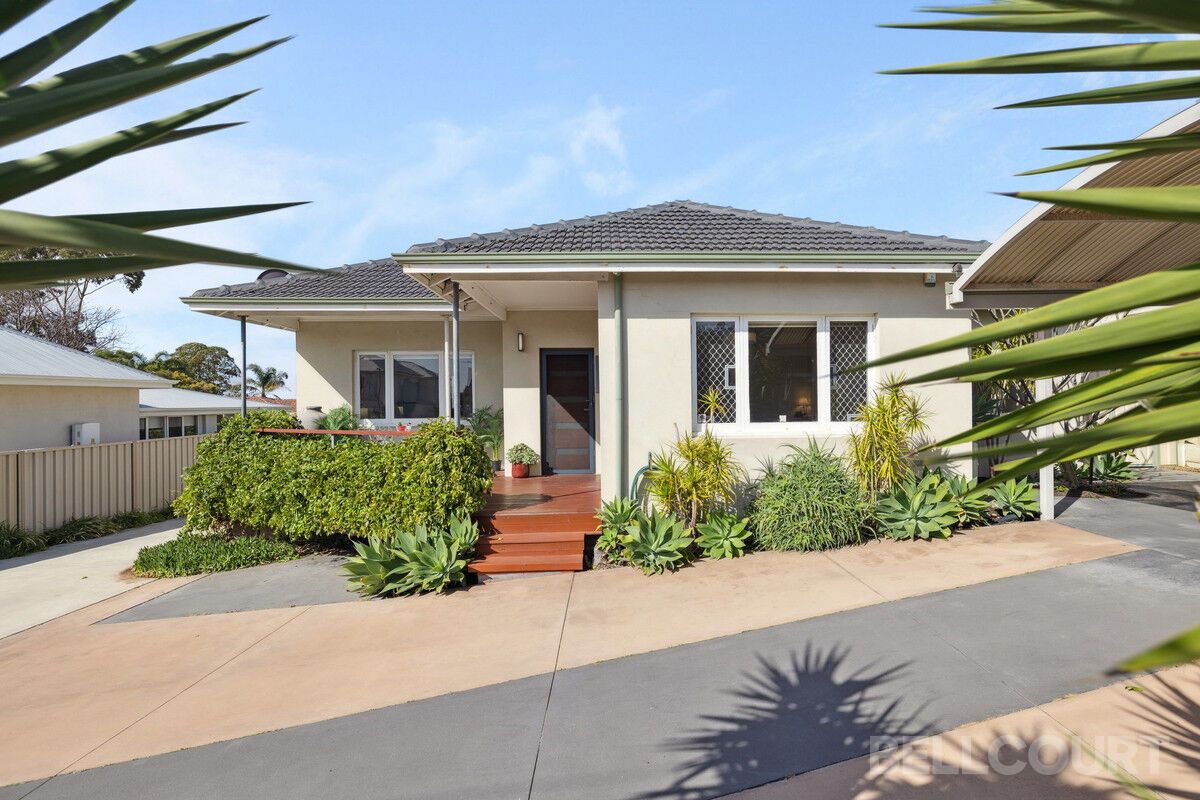 3 bedrooms House in 26 Stoneham Street JOONDANNA WA, 6060