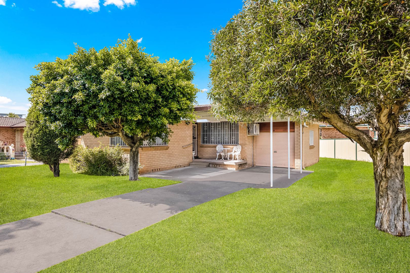 1 Guthega Place, Bossley Park NSW 2176, Image 2