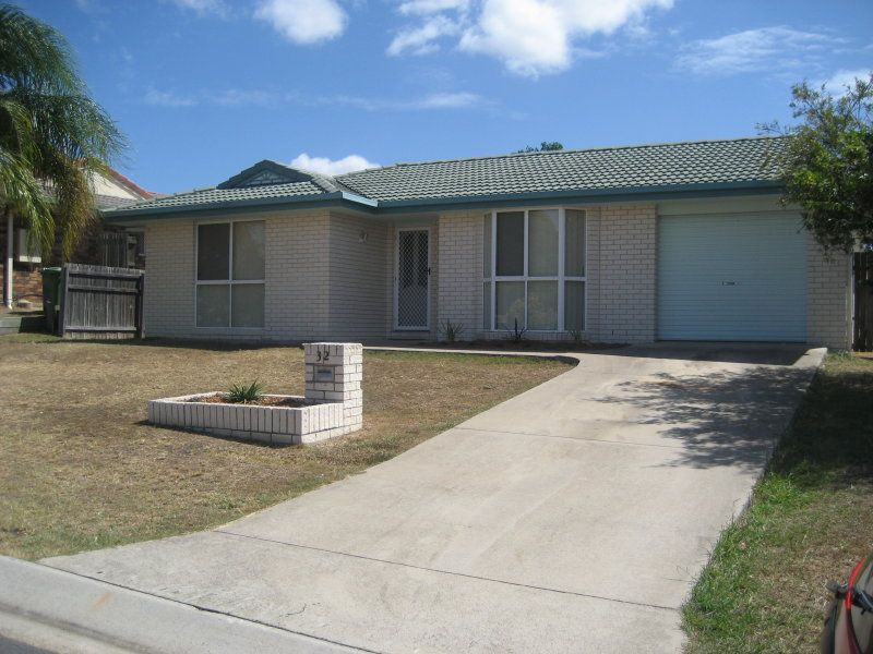 4 bedrooms House in 32 Victory Street RACEVIEW QLD, 4305