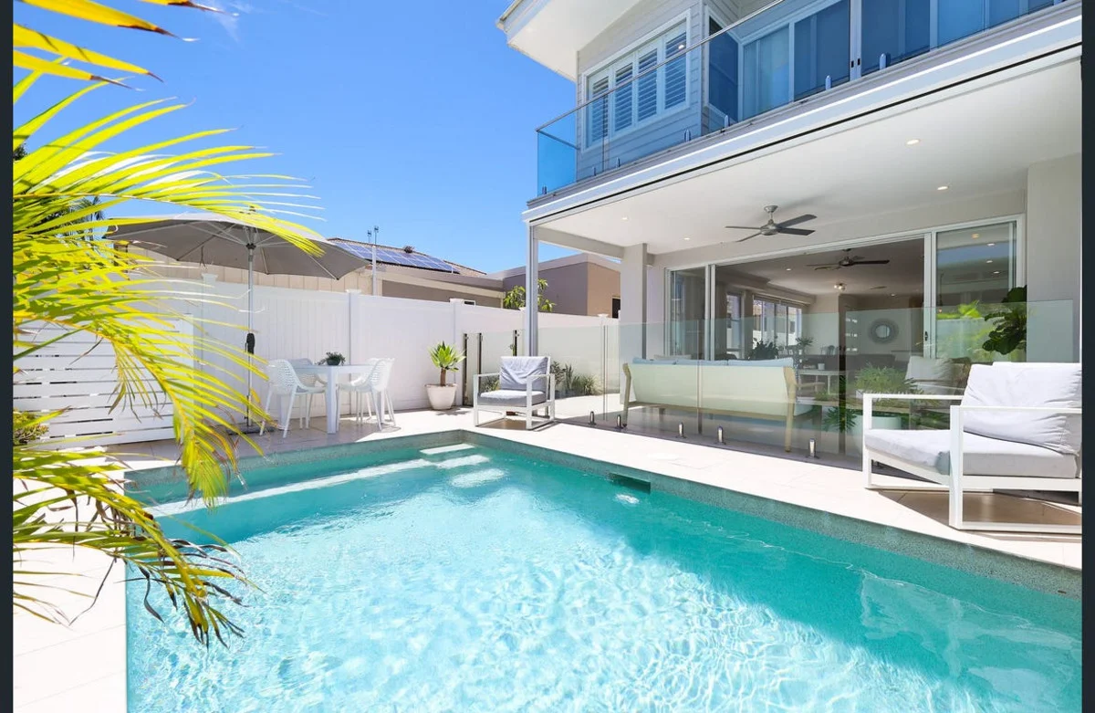 1/18 Bali Avenue, Palm Beach QLD 4221