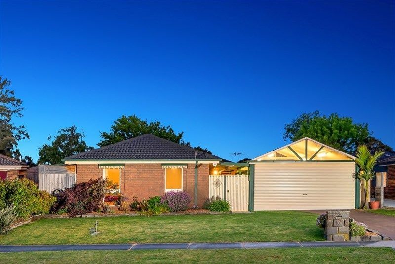 3 bedrooms House in 10 Elaine court CRANBOURNE VIC, 3977