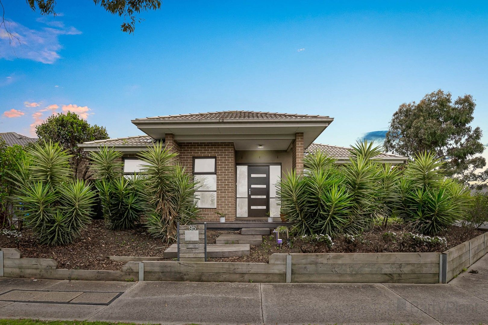 4 bedrooms House in 95 Heather Grove CLYDE NORTH VIC, 3978