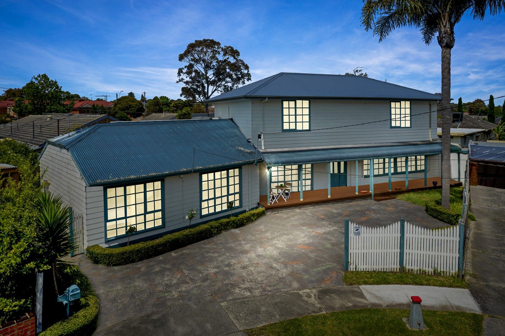 6 bedrooms House in 7 Keldale Court NOBLE PARK VIC, 3174