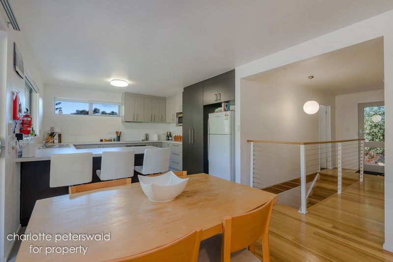 2/277 Churchill Avenue, Sandy Bay TAS 7005, Image 2