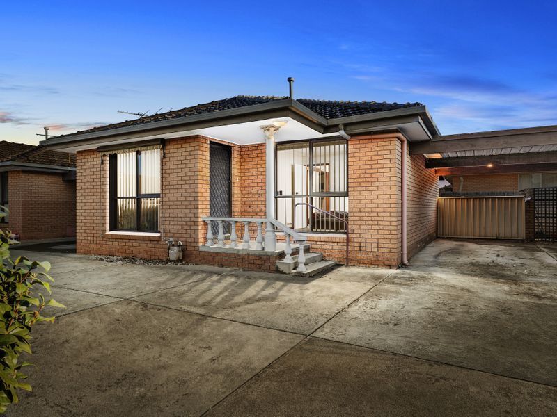 2/7 Deutgam Street, Werribee VIC 3030, Image 0