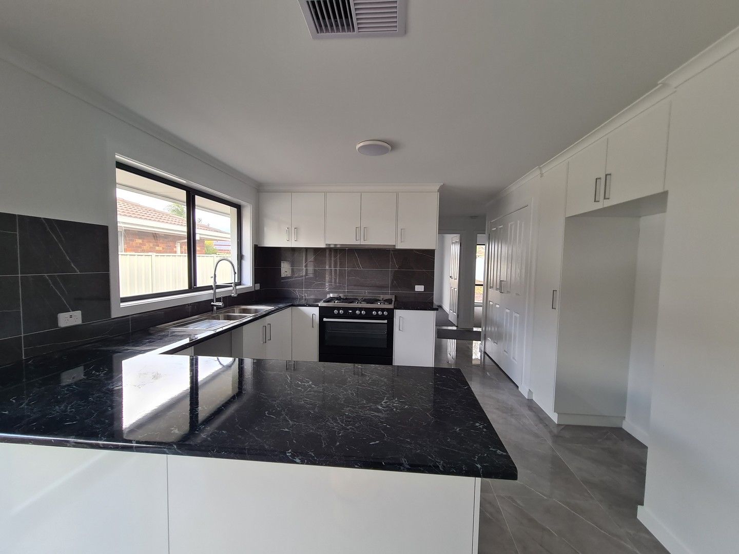 3 bedrooms House in 14 Brooks Avenue SHEPPARTON VIC, 3630