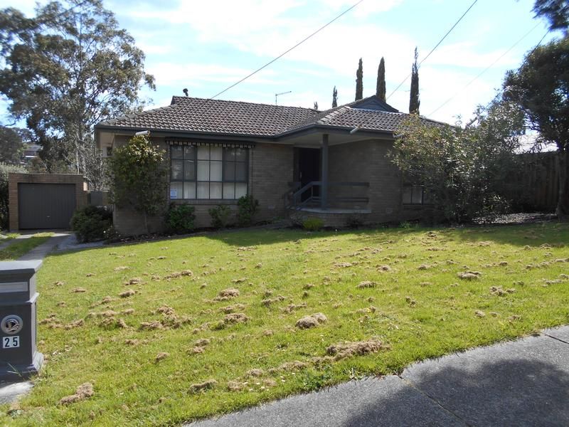 3 bedrooms House in 25 Larnook Crescent MOOROOLBARK VIC, 3138