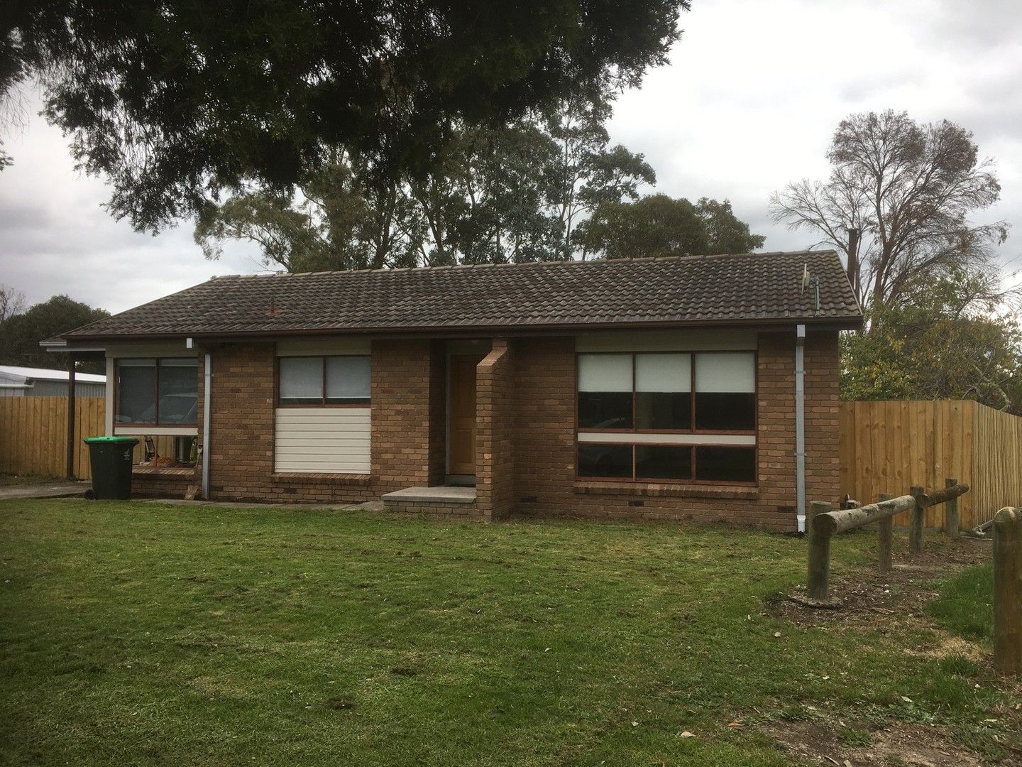 3 bedrooms House in 8 Gundaroo Drive CHURCHILL VIC, 3842