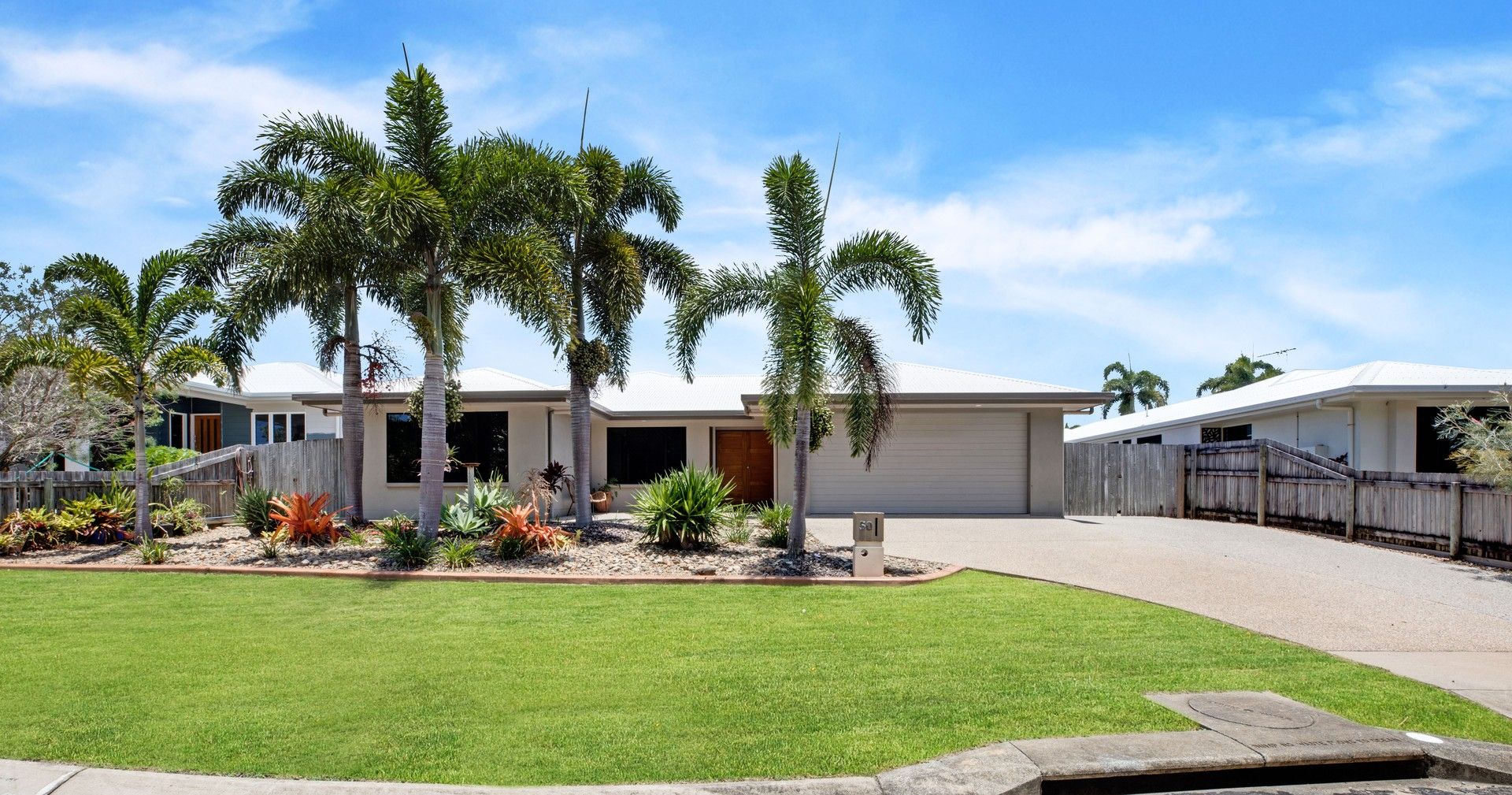 4 bedrooms House in 50 O'Brien Esplanade SHOAL POINT QLD, 4750