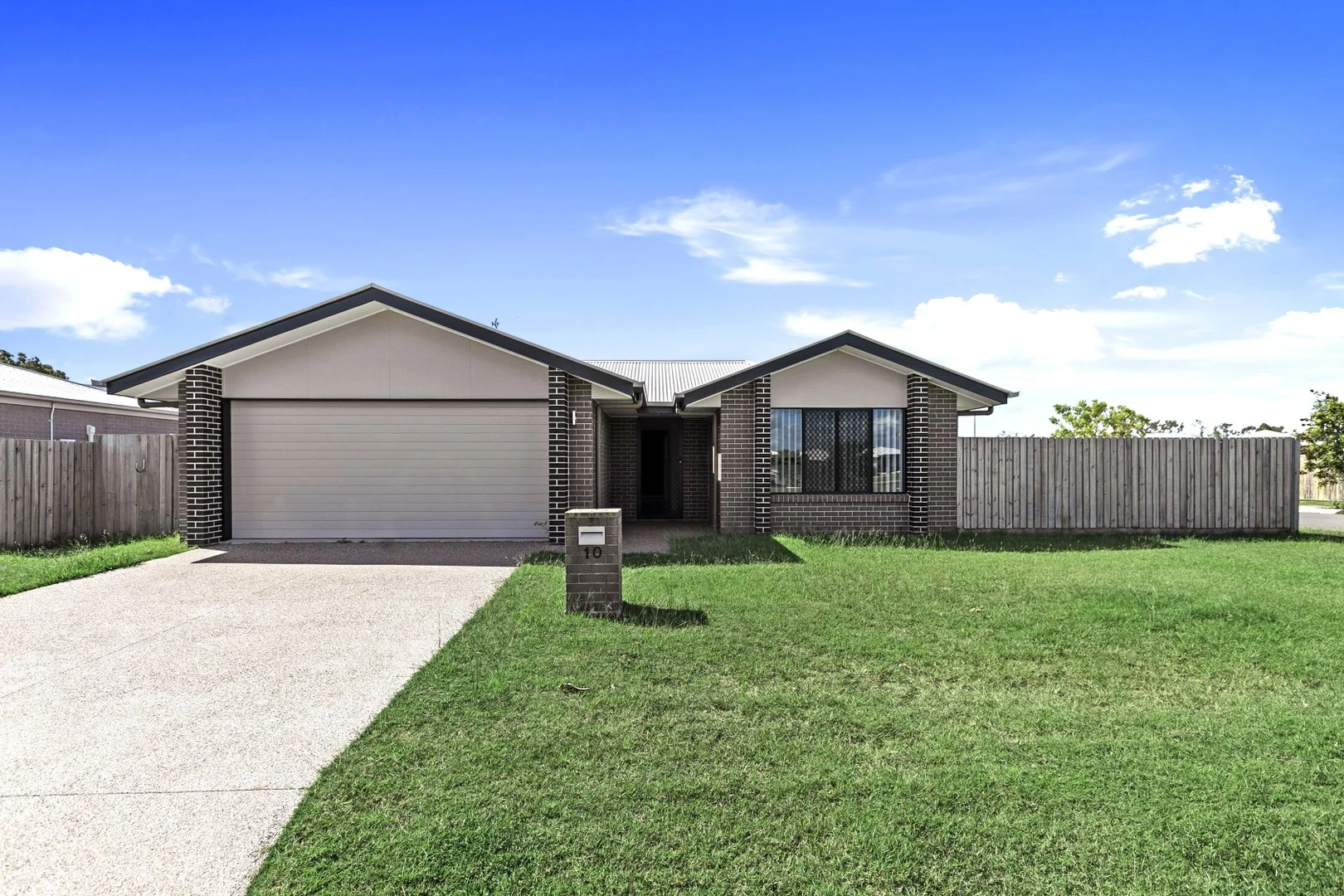 10 Saltair Drive, Eli Waters QLD 4655
