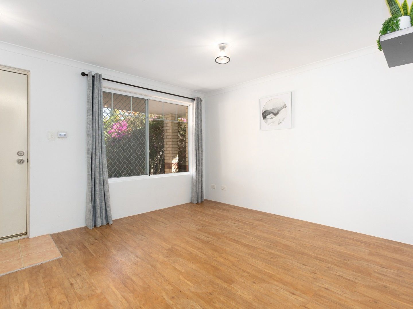 3 bedrooms House in 52F Cross Street QUEENS PARK WA, 6107