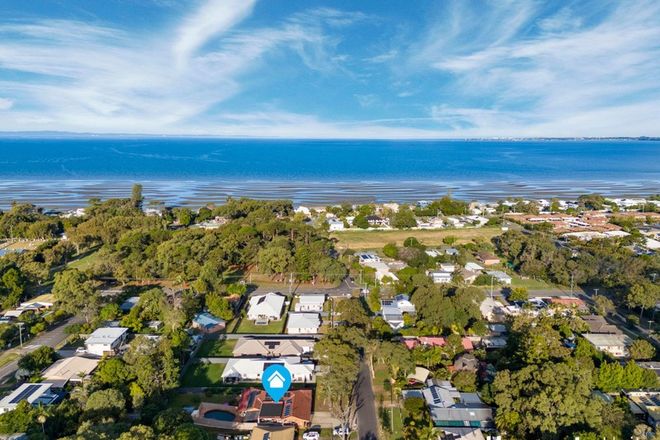 Picture of 27 First Avenue, BEACHMERE QLD 4510