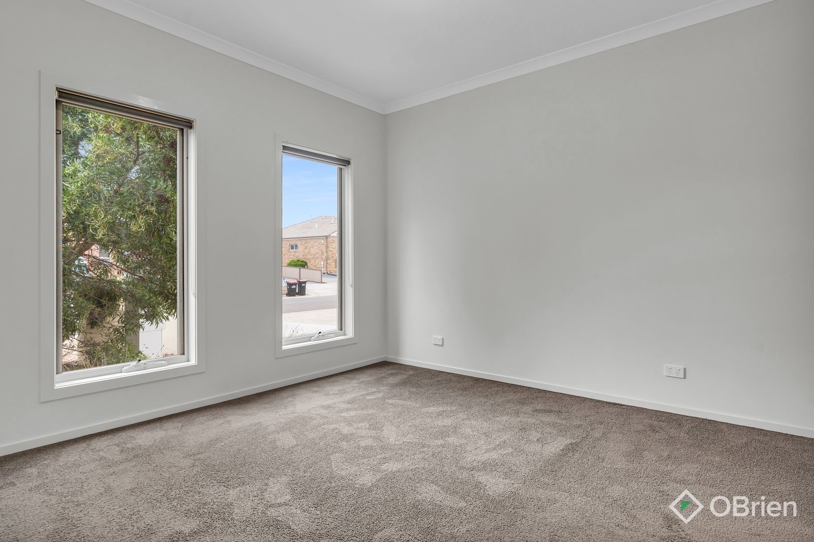 1/13 Haywood Grove, Melton West VIC 3337, Image 2