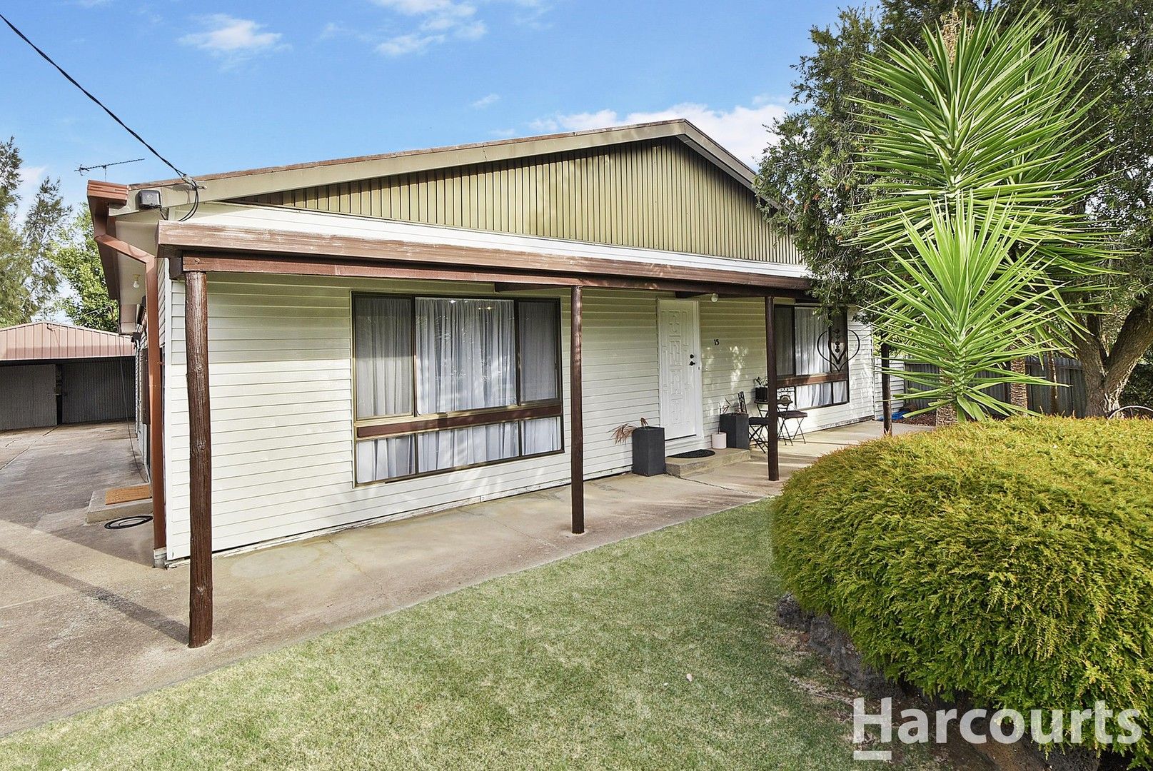 3 bedrooms House in 15 Tena Avenue HORSHAM VIC, 3400
