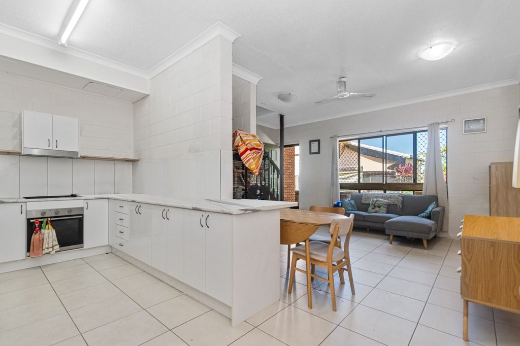 4/16 Cowley Street, West End QLD 4810, Image 2